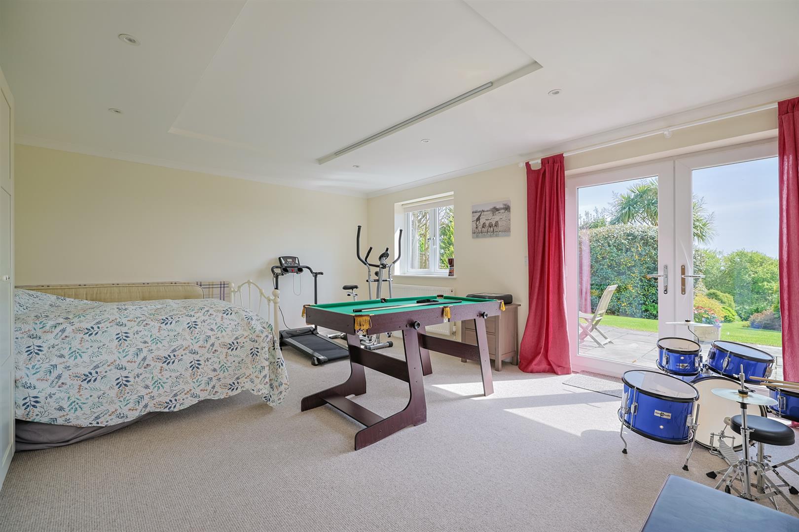 Misty Hills Close, Three Crosses, Swansea, SA4 3JF